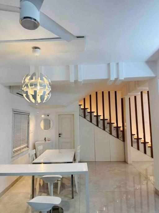 White House Sky View Theatre Villa In Gachibowli Exterior foto