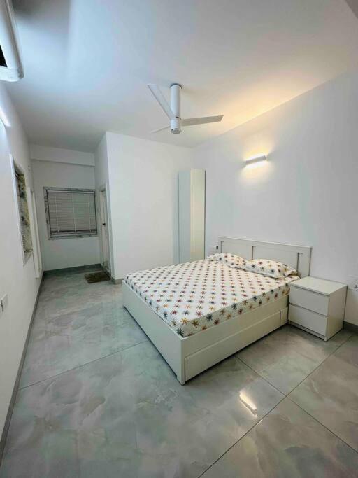 White House Sky View Theatre Villa In Gachibowli Exterior foto