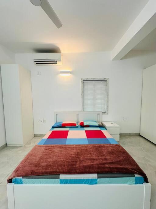 White House Sky View Theatre Villa In Gachibowli Exterior foto